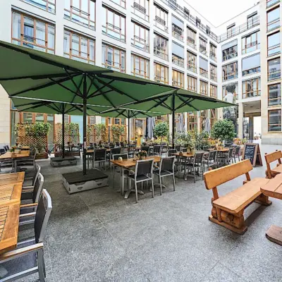 Der Innenhof des Hopfingerbräu am Brandenburger Tor
