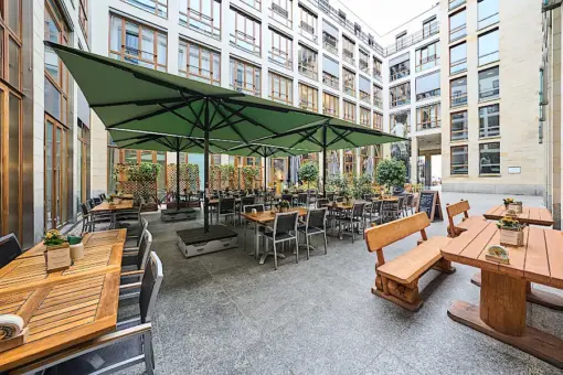 Der Innenhof des Hopfingerbräu am Brandenburger Tor