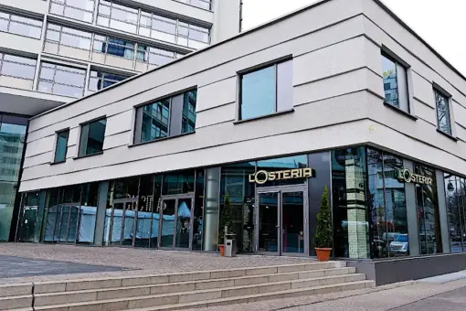 Eisstockschießen am Bikini-Berlin (L'Osteria)